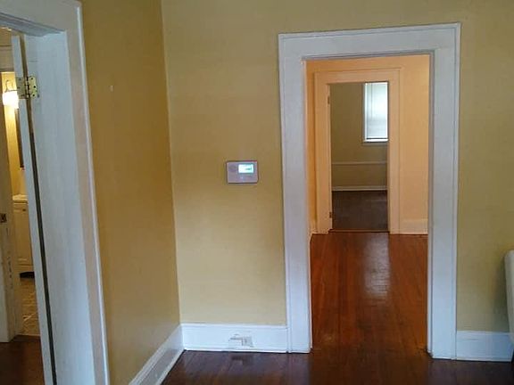 5th image of 610 Yy Holt Ave