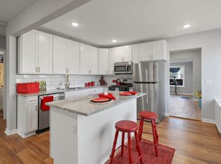 325 1st St NE, Osseo, MN 55369