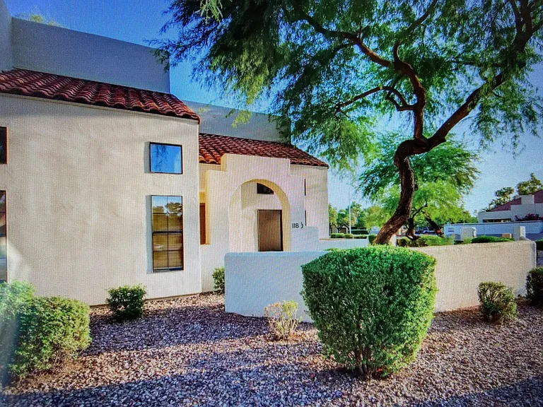 5665 W Galveston St — Photo 3