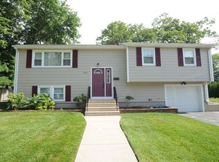 272 Gibbs St, Somerset, MA 02726