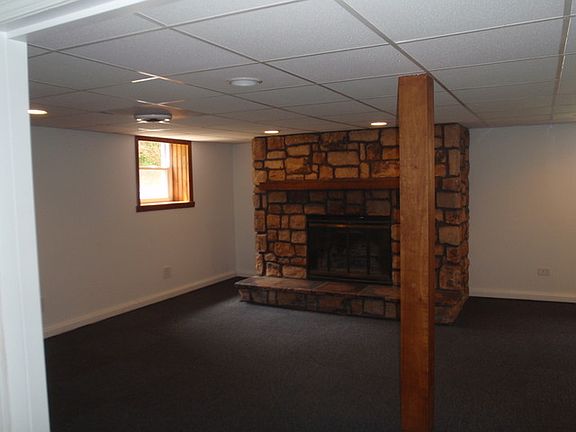 4th image of 912 Southmoor Ln