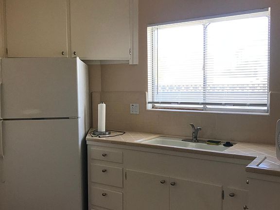 5th image of 2583 N Palm Canyon Dr #200-B