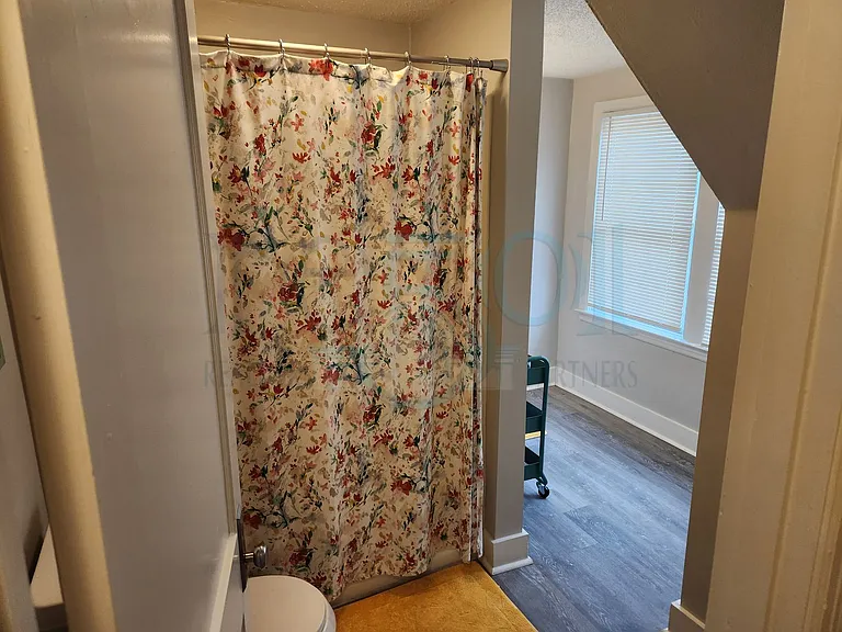 300 S Valentine St #1 — Photo 27