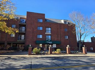 666 Main St #L3, Winchester, MA 01890
