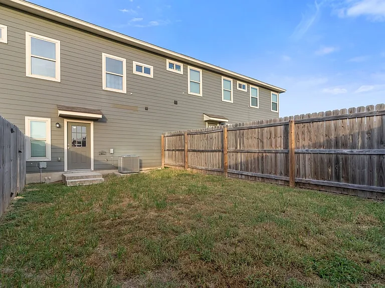 7314 Savannah Brks — Photo 15