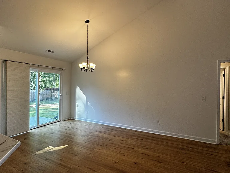 225 Westfield Dr — Photo 4