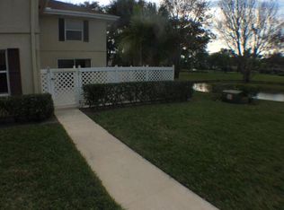 4 Amherst Ct APT D, Royal Palm Beach, FL 33411