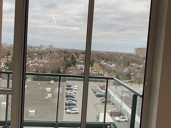 5th image of 31 Tippett Rd #817