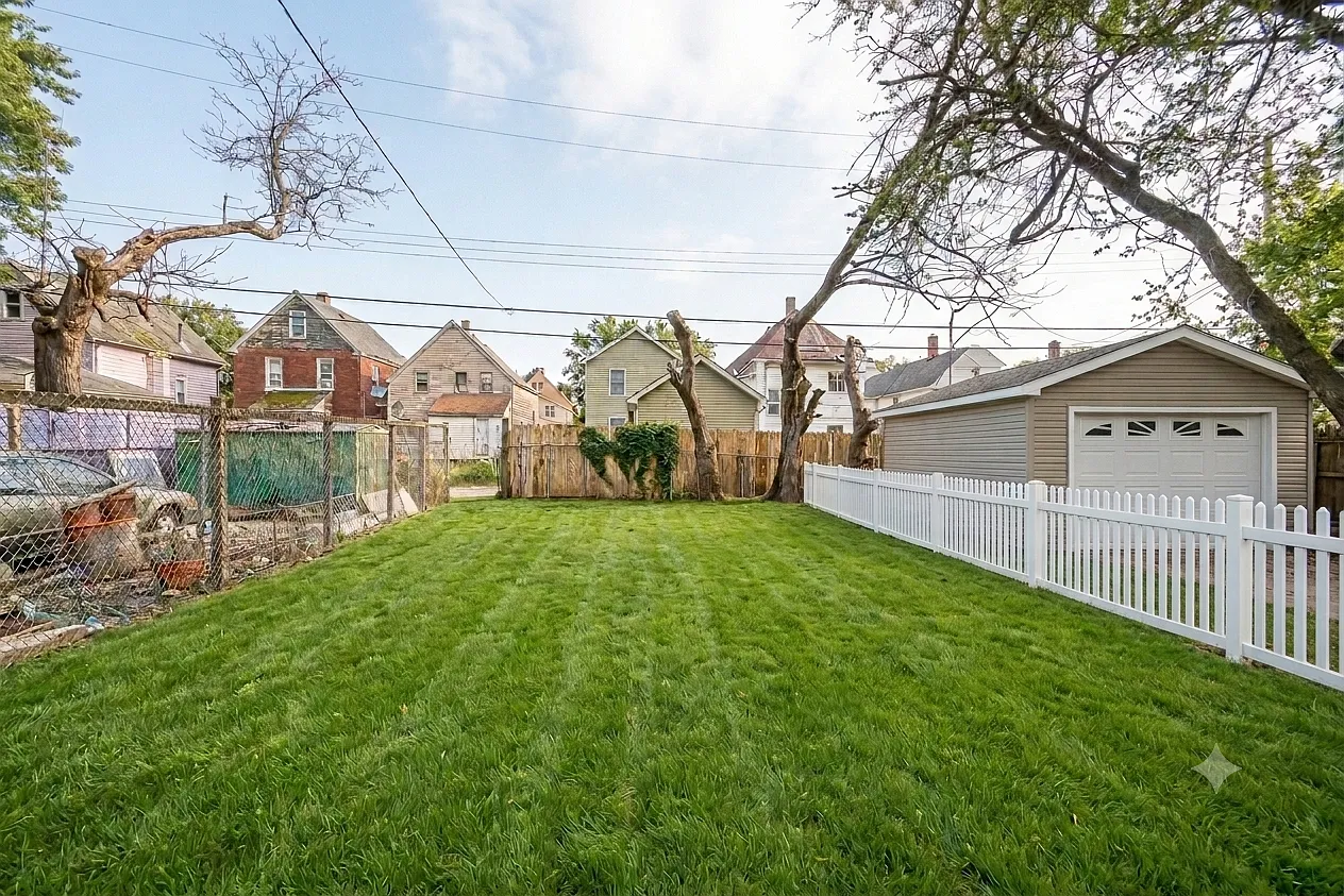 3 bed, 1200 sqft, $1,199 — Photo 4