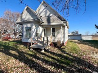 719 Fulton St, Delong, IL 61436