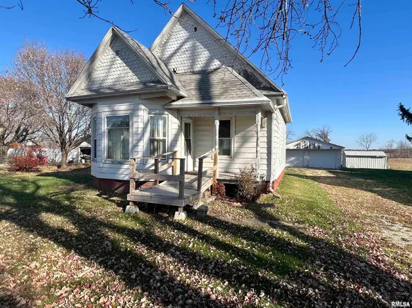 719 Fulton St, Delong, IL 61436