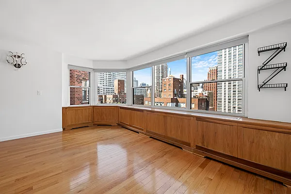 Sold by Sotheby's International Realty | media 16