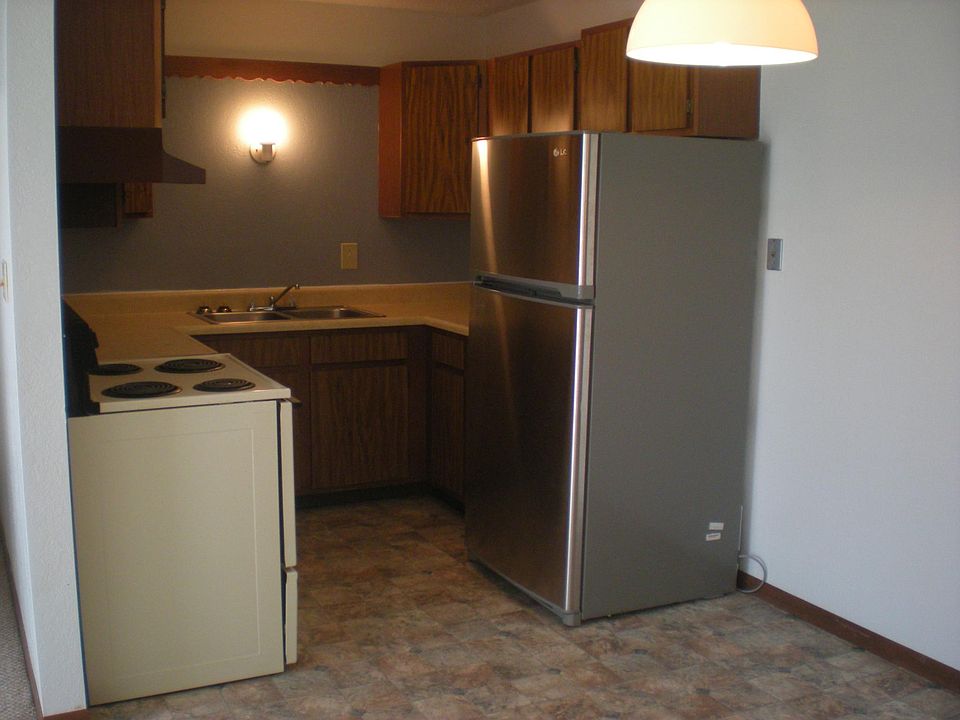 2nd image of 700 N Jefferson St