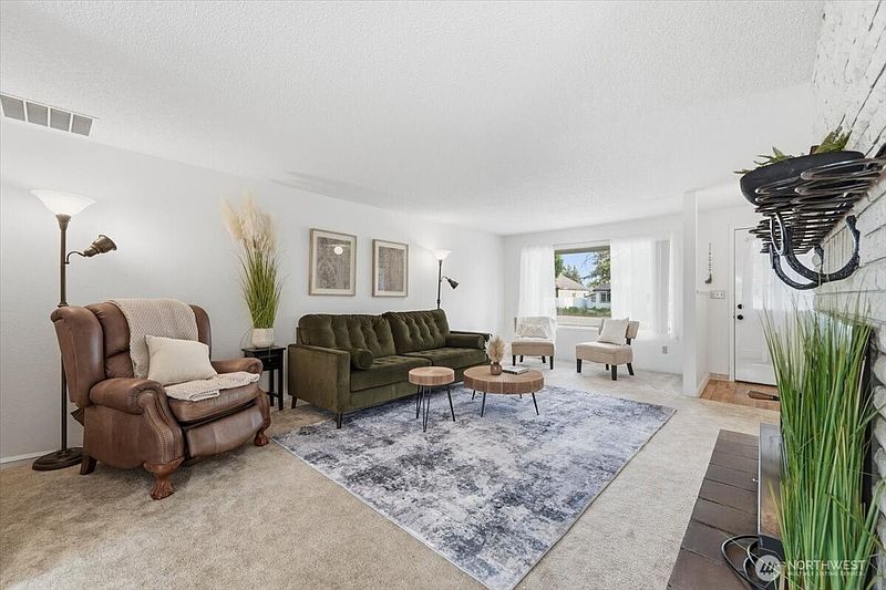 2nd image of 309 W Walnut Street