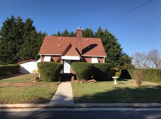 1216 7th Ave SW, Hickory, NC 28602