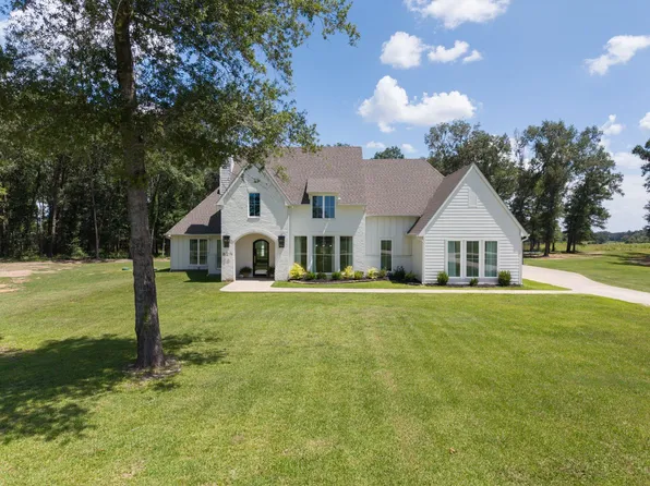 829 Jr Phillips Rd, Livingston, TX 77351