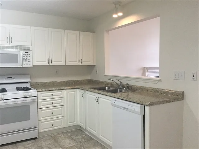 406 Bramford Way — Photo 2