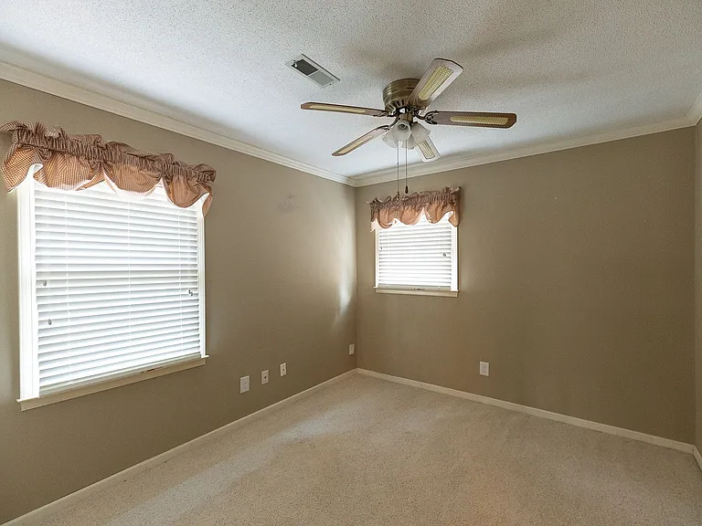 5517 Robinridge Rd — Photo 29