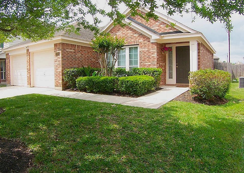 1st image of 22060 Knights Cove Dr