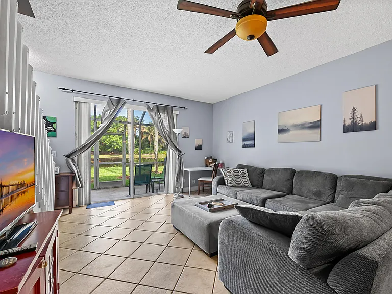 2185 Salerno Cir — Photo 5