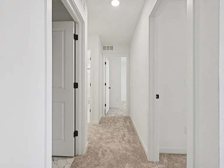 350 N Sherman St — Photo 6