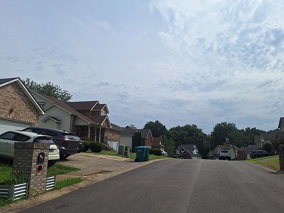 4th image of 180 Cloe Ct