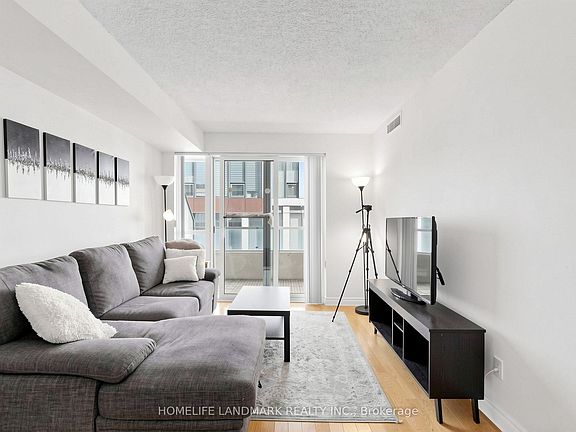 5th image of 270 Wellington St W #1124