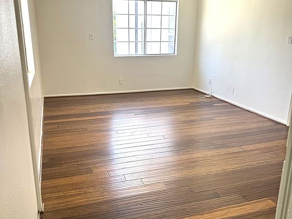 4th image of 2132 Cove Ave #2132