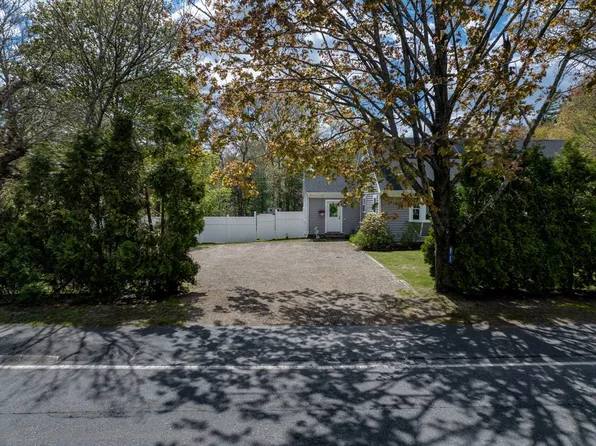 91 North St, Mattapoisett, MA 02739