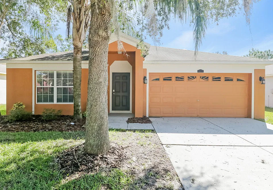 4012 Constantine Loop