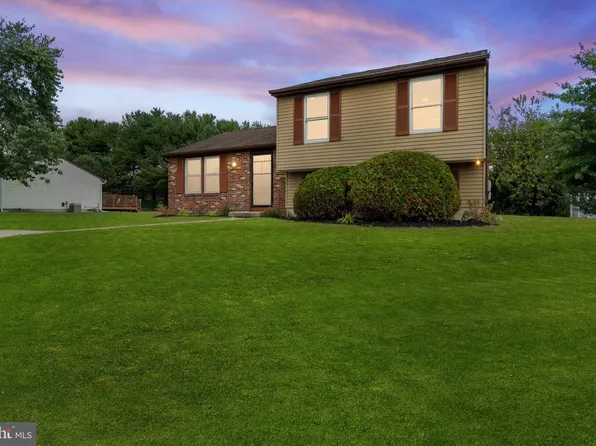 6 Drexel Ct, Sicklerville, NJ 08081