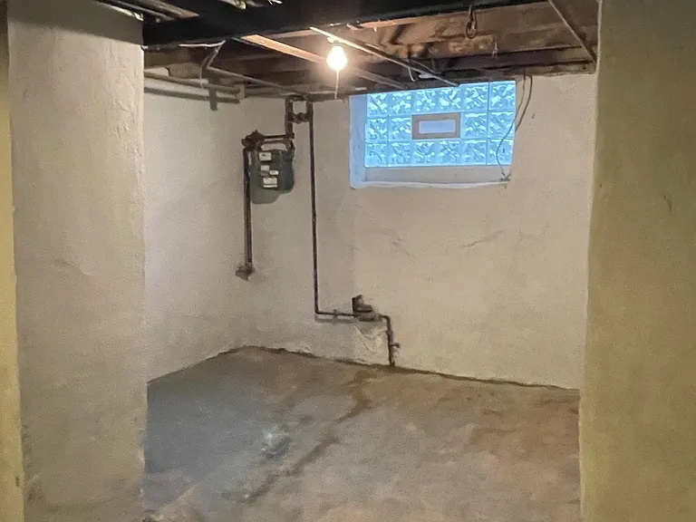 Basement, picture #4