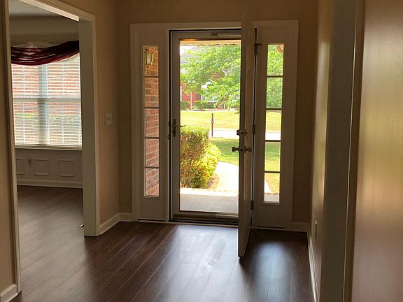 3rd image of 603 Shetland Dr