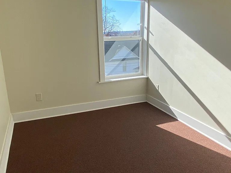 1574 Forrest Ave NE — Photo 24