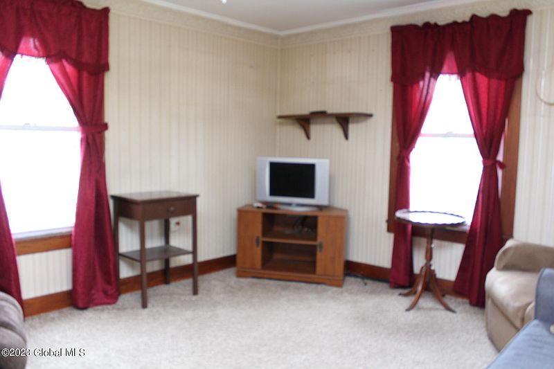 3rd image of 13 Phillips Avenue