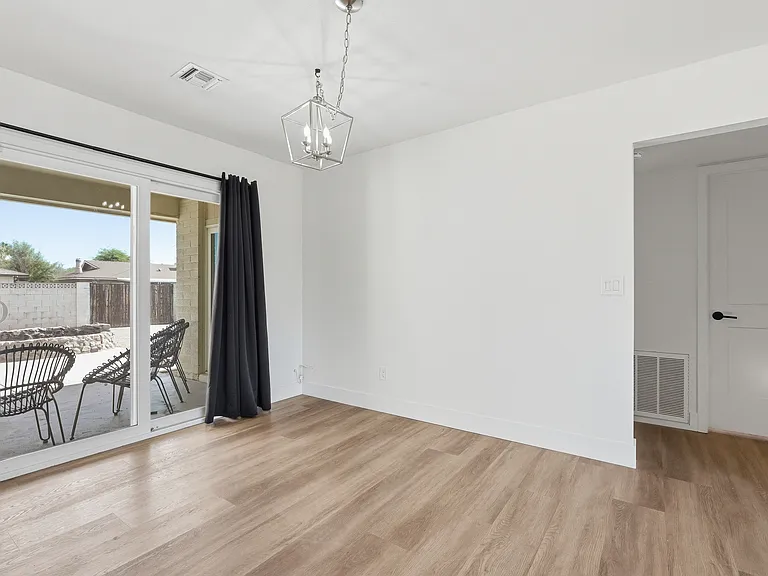1034 E Hermosa Dr — Photo 12