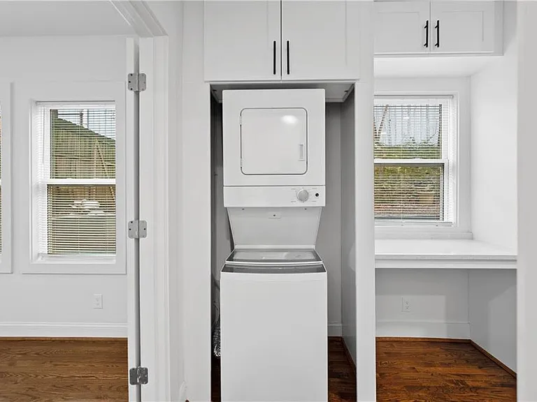 405 4th St NE #8 — Photo 7
