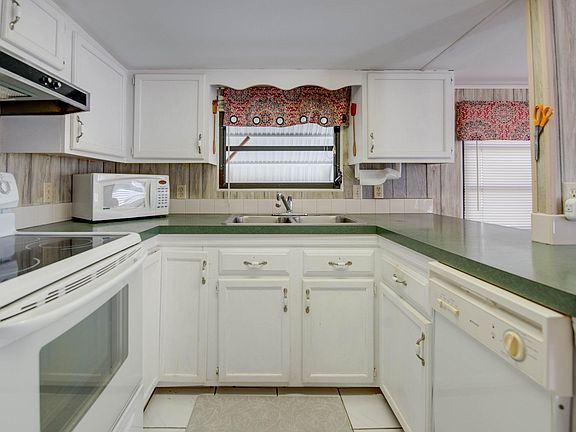 2nd image of 701 Spanish Main Dr #21