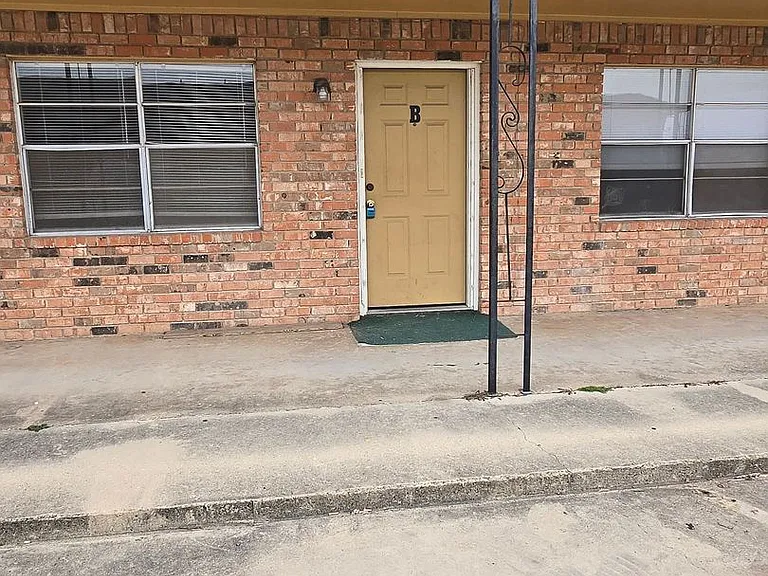 309 Sunset Ln #B — Photo 2