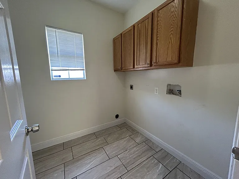23983 Terrace Ave — Photo 20