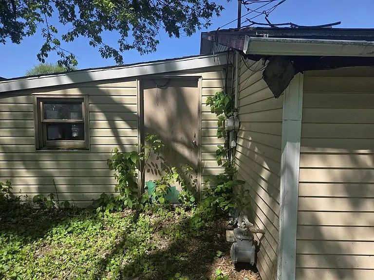 3141 Danbury Rd — Photo 10