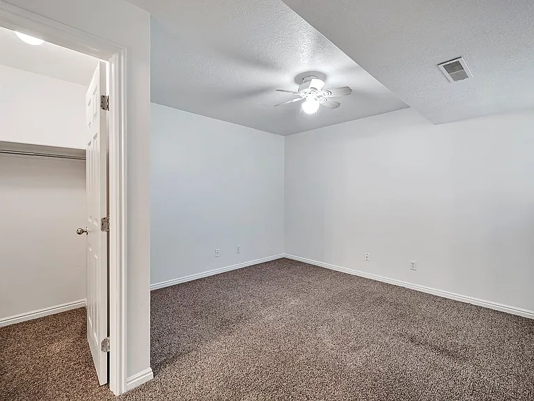 1426 N 1300 W — Photo 12