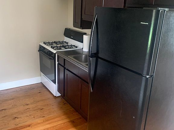 2nd image of 447 E 4th Ave