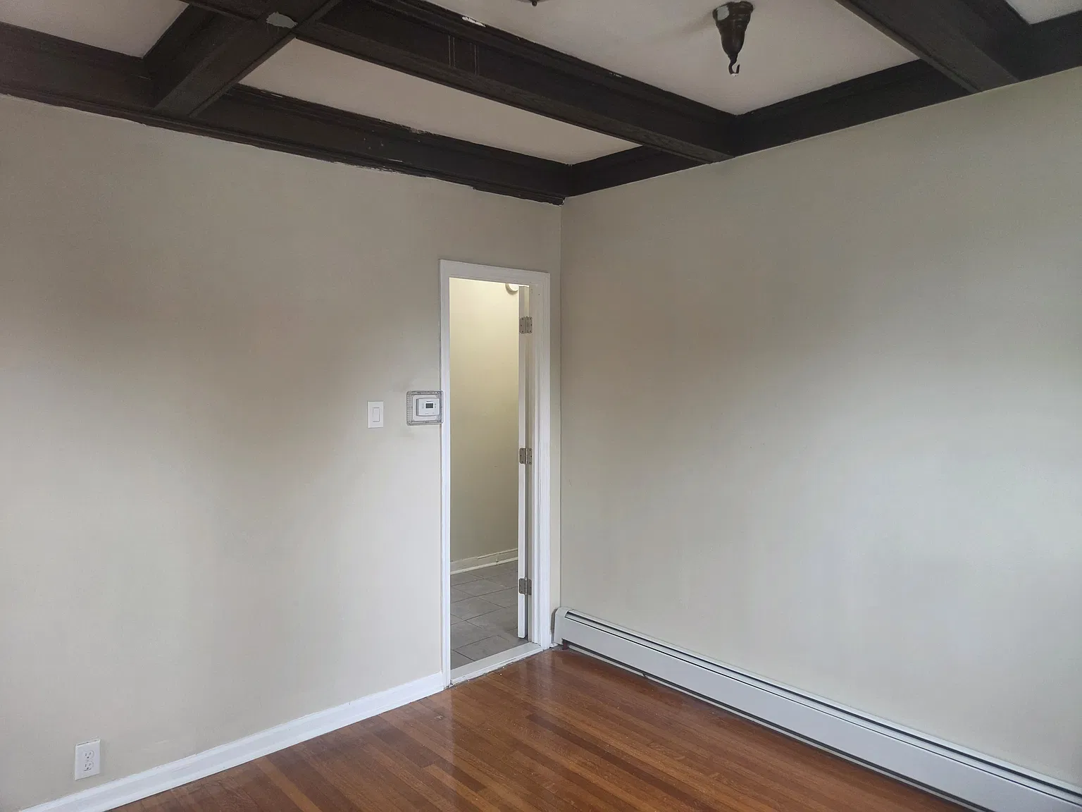 3 bed, 2500 sqft, $2,500 — Photo 3