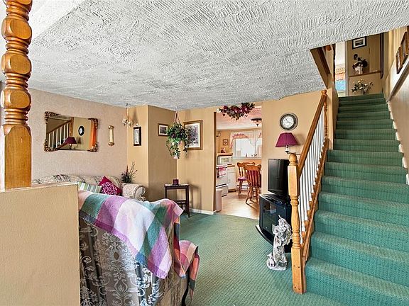 5th image of 63 MERRYMEETING Road