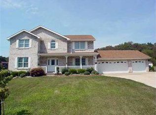 426 Glen Elm Dr, New Cumberland, WV 26047