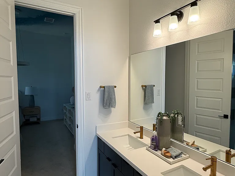 4916 Dickens Landing Dr — Photo 9
