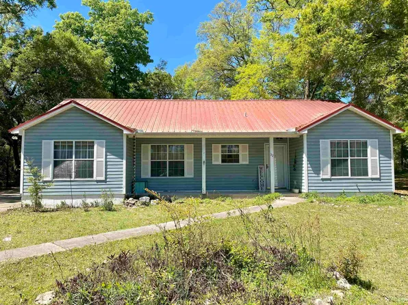 32 Sarah Ct, Crawfordville, FL 32327