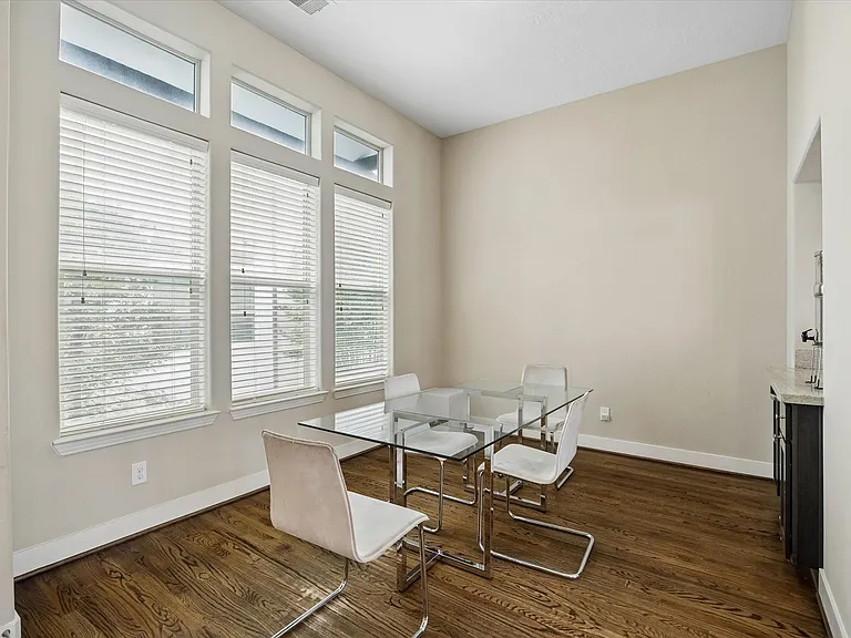 4220 Dickson St — Photo 13