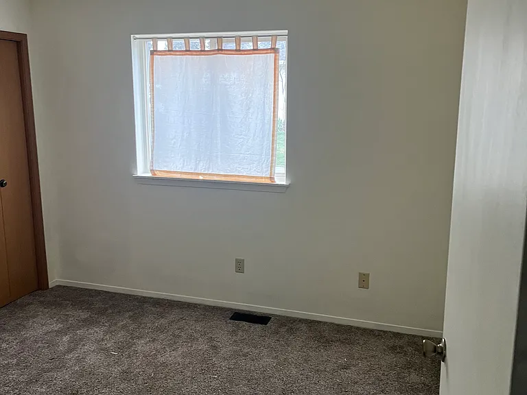 FRONT BEDROOM